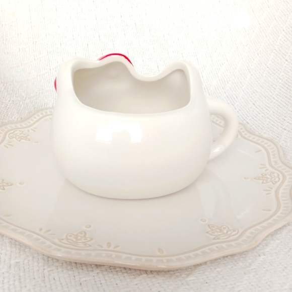 Bioworld × Hello Kitty By Sanrio Figural Ceramic Mug - Picture 3 of 13